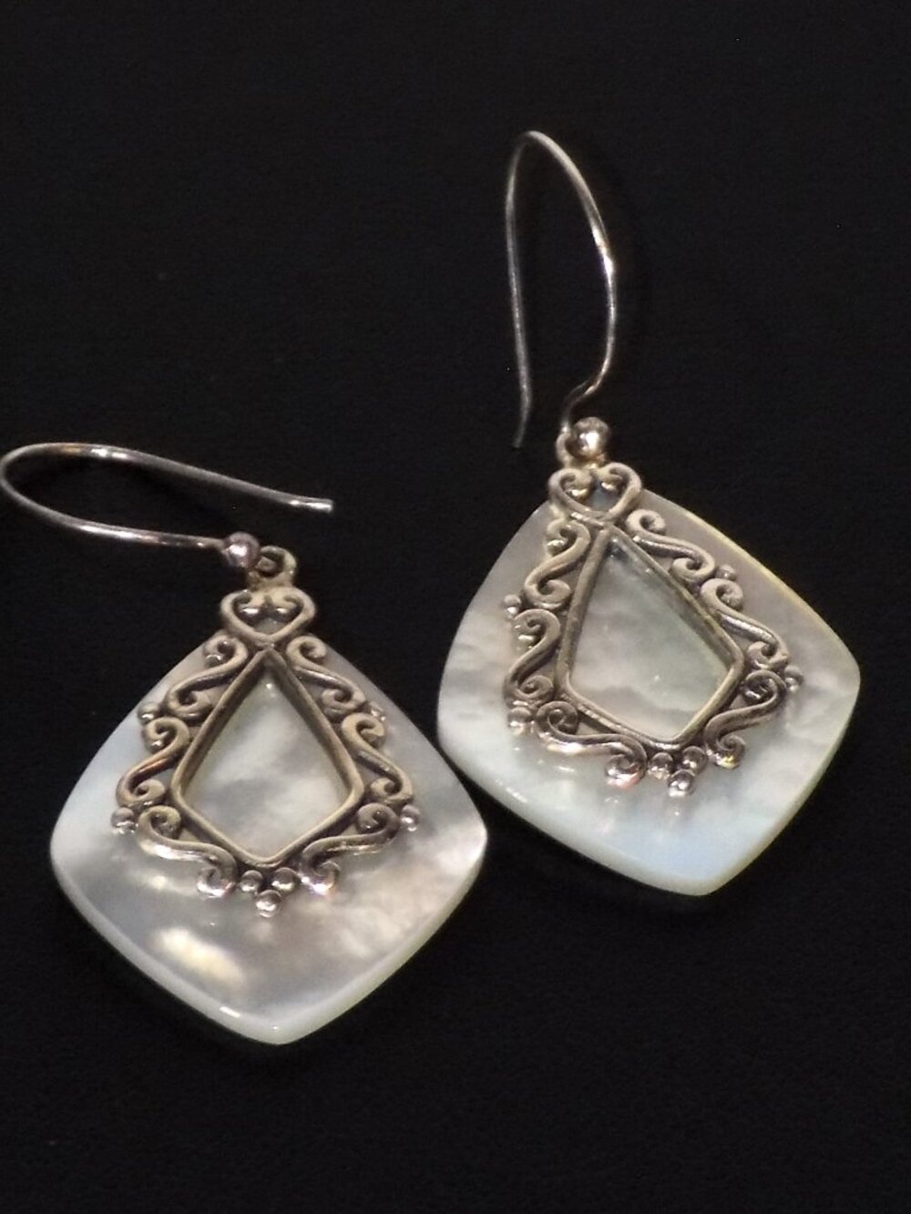 Vintage Signed 925 CFJ THAI Sterling Silver & Mother of Peal Drop Earrings